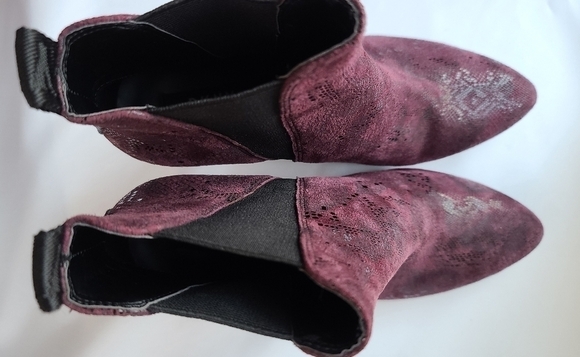 DKNY New Alani Booties Garnet Red Leather Slip On Snake Print Heel Size 7.5 - Picture 13 of 16